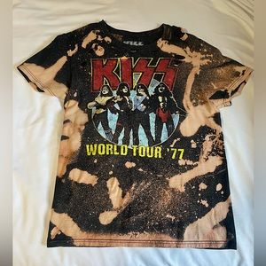 KISS Distressed Band Tee!